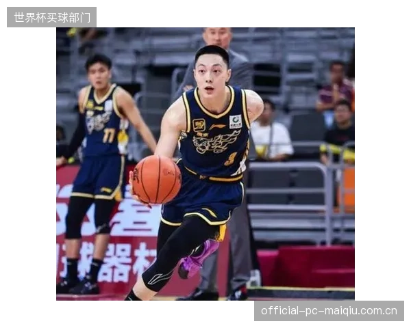 杜锋指导下的广东队延续团队篮球风格,全队助攻数高居联盟第三。 杜锋指导下的广东队延续团队篮球风格,全队助攻数高居联盟第三。